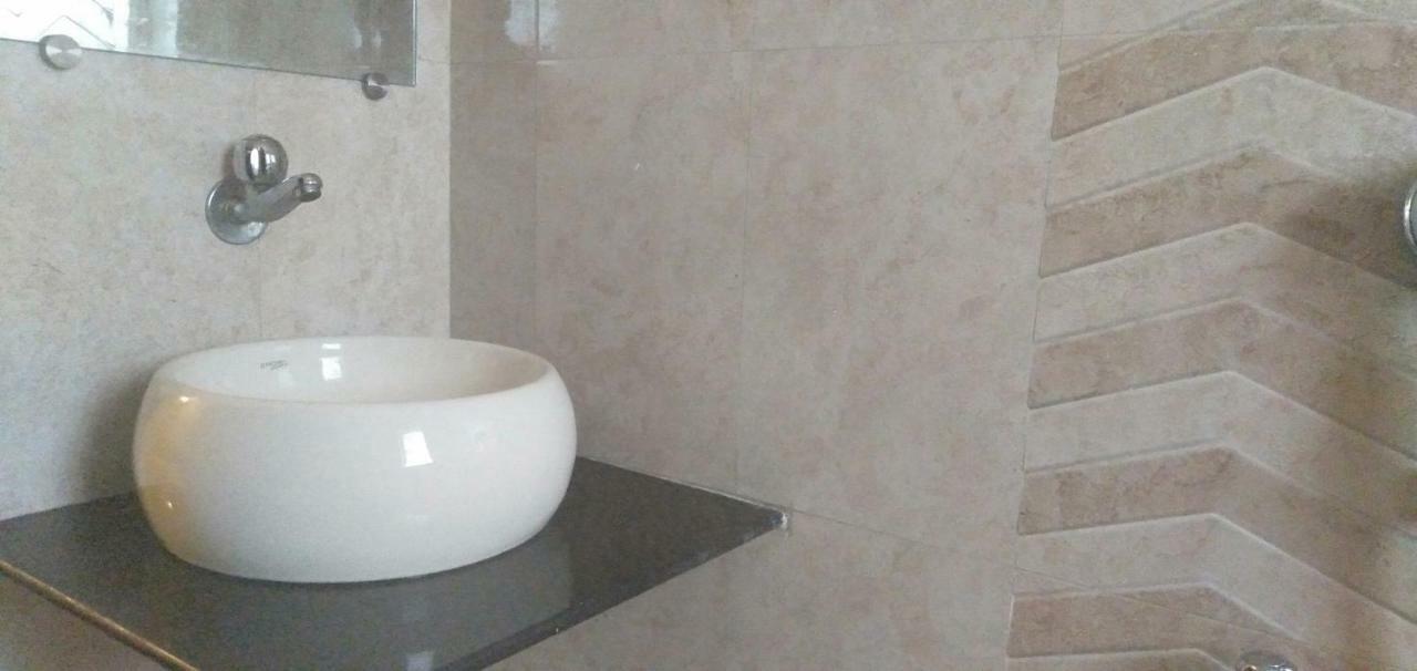 Hotel Rose Lodge Pune Dış mekan fotoğraf